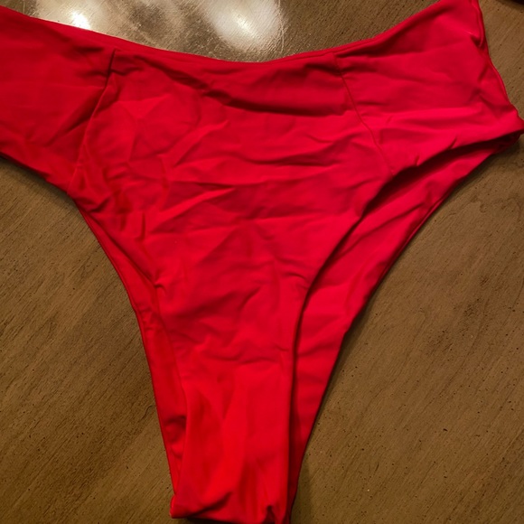 Red Zaful high wasted bikini - Picture 3 of 3